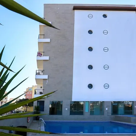 Apartamento 3 Bedroom With Pool