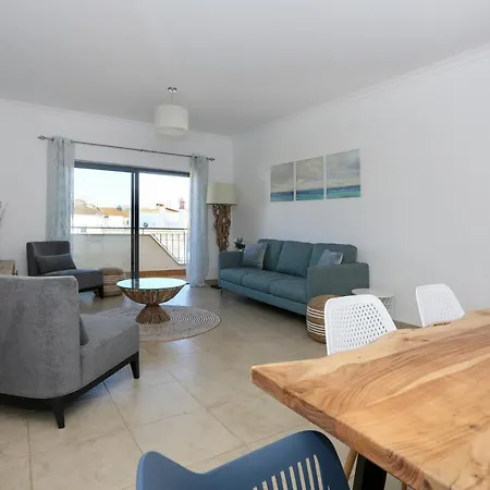 3 Bedroom With Pool * Lagos