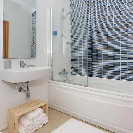 Appartamento 3 Bedroom With Pool